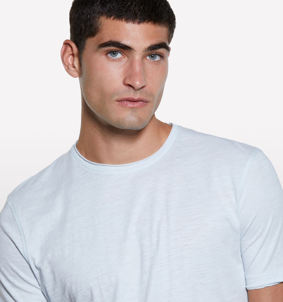 Light blue slim fit short sleeve t-shirt - men's short sleeve t-shirts - Light Blue | Sisley image number 4